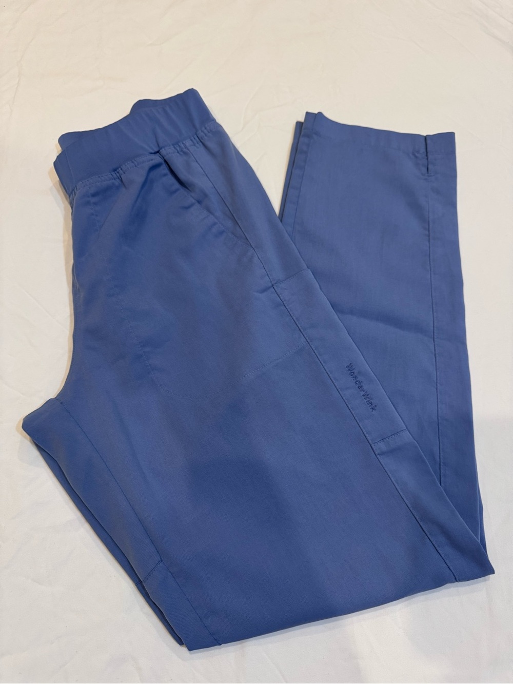 Woman’s wonderwink scrub pants